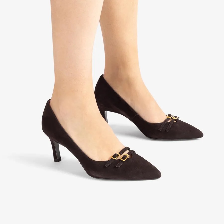 Escarpins à pointe fine avec détail