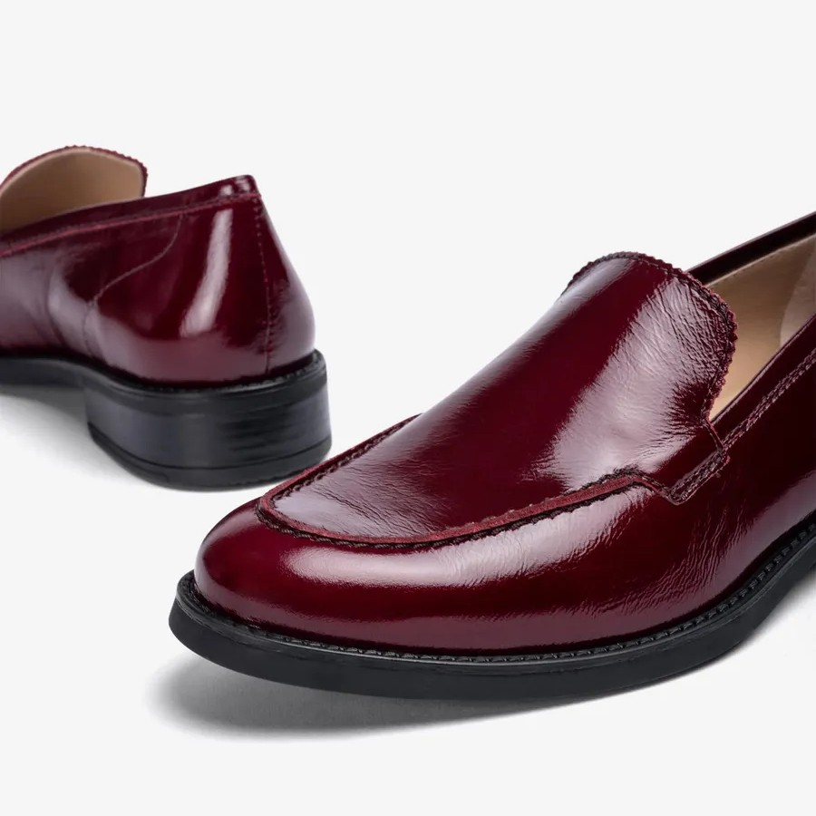 Mocassins en cuir verni froncé Burdeos