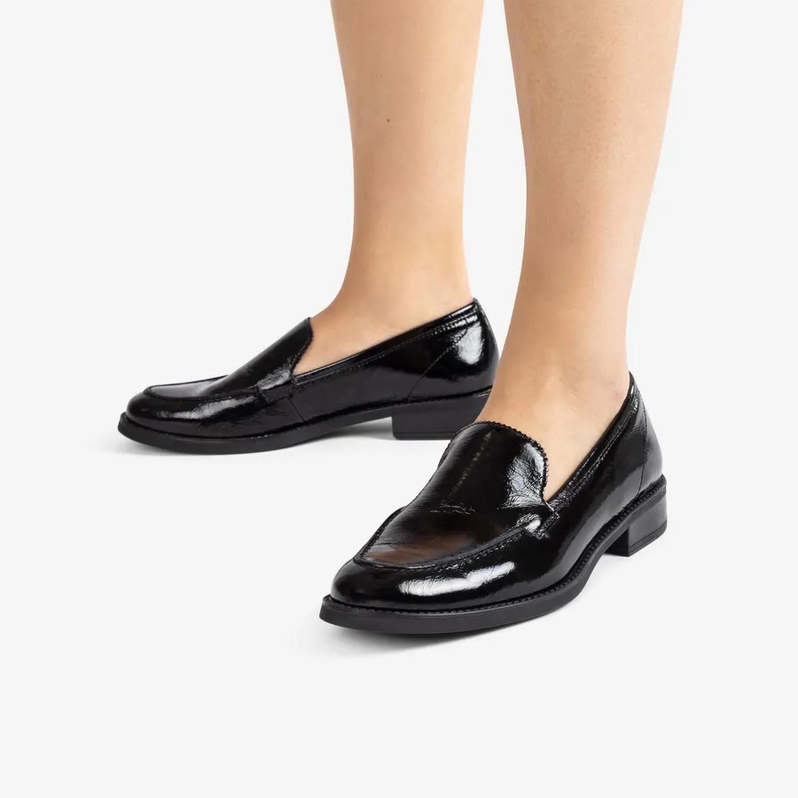 Mocassins en cuir verni froncé Noir