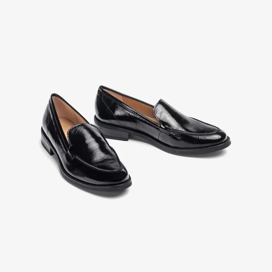 Mocassins en cuir verni froncé Noir