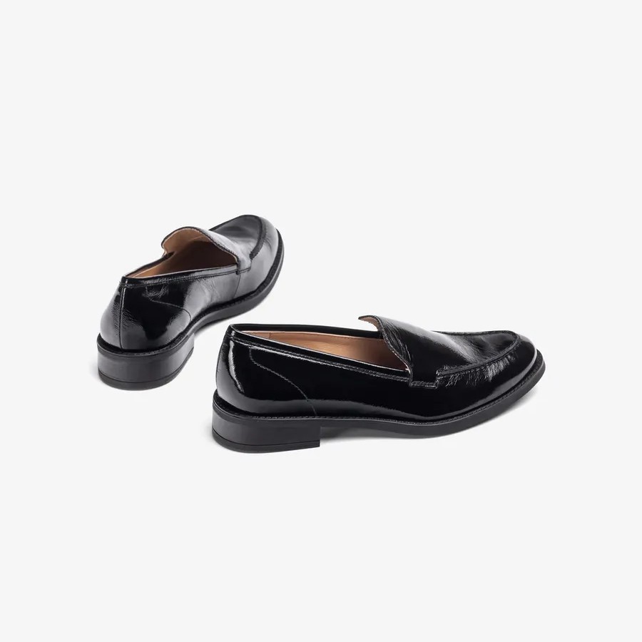 Mocassins en cuir verni froncé Noir